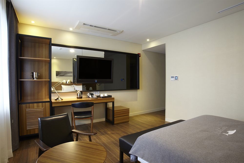 Cinema House Hotel In Μπουσάν Εξωτερικό φωτογραφία
