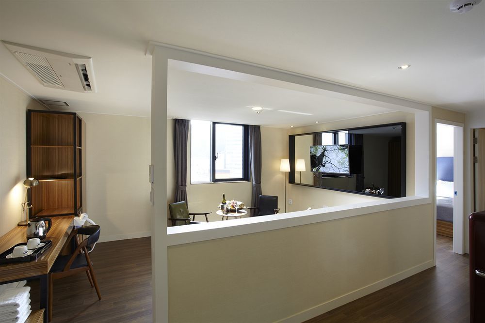 Cinema House Hotel In Μπουσάν Εξωτερικό φωτογραφία