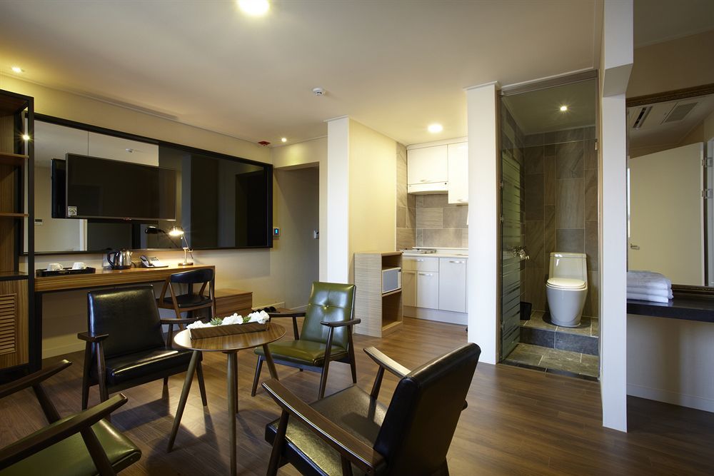Cinema House Hotel In Μπουσάν Εξωτερικό φωτογραφία