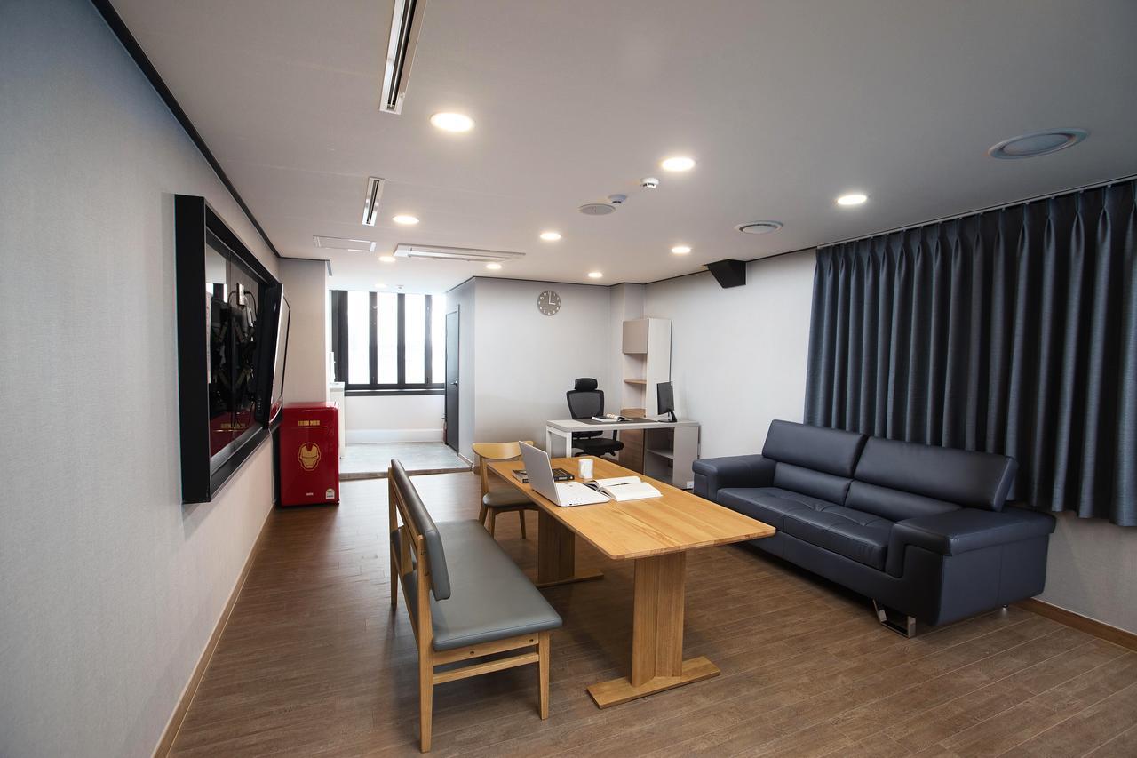 Cinema House Hotel In Μπουσάν Εξωτερικό φωτογραφία