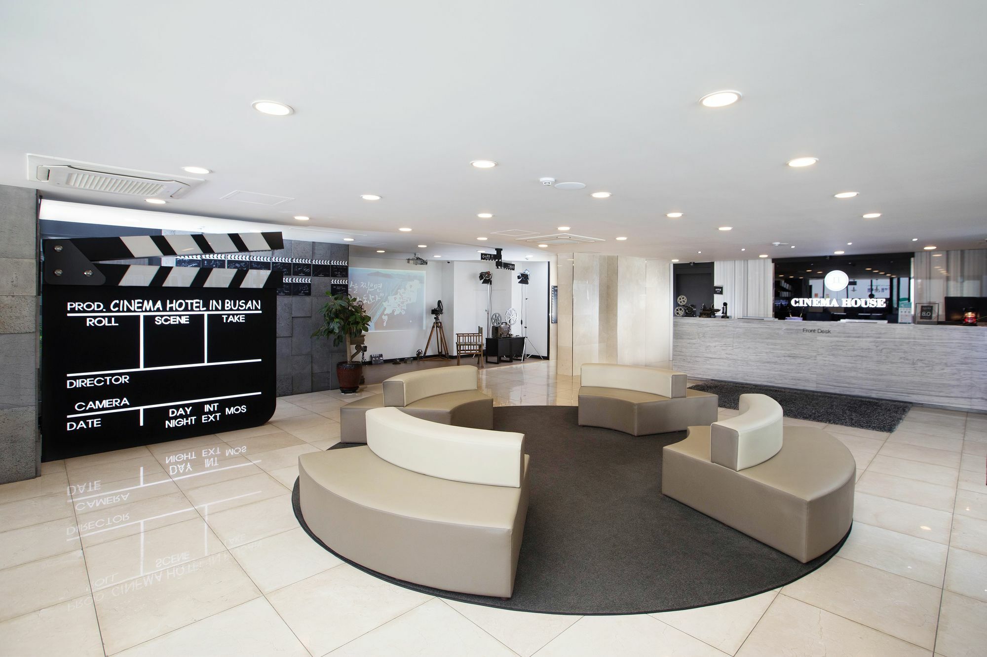 Cinema House Hotel In Μπουσάν Εξωτερικό φωτογραφία