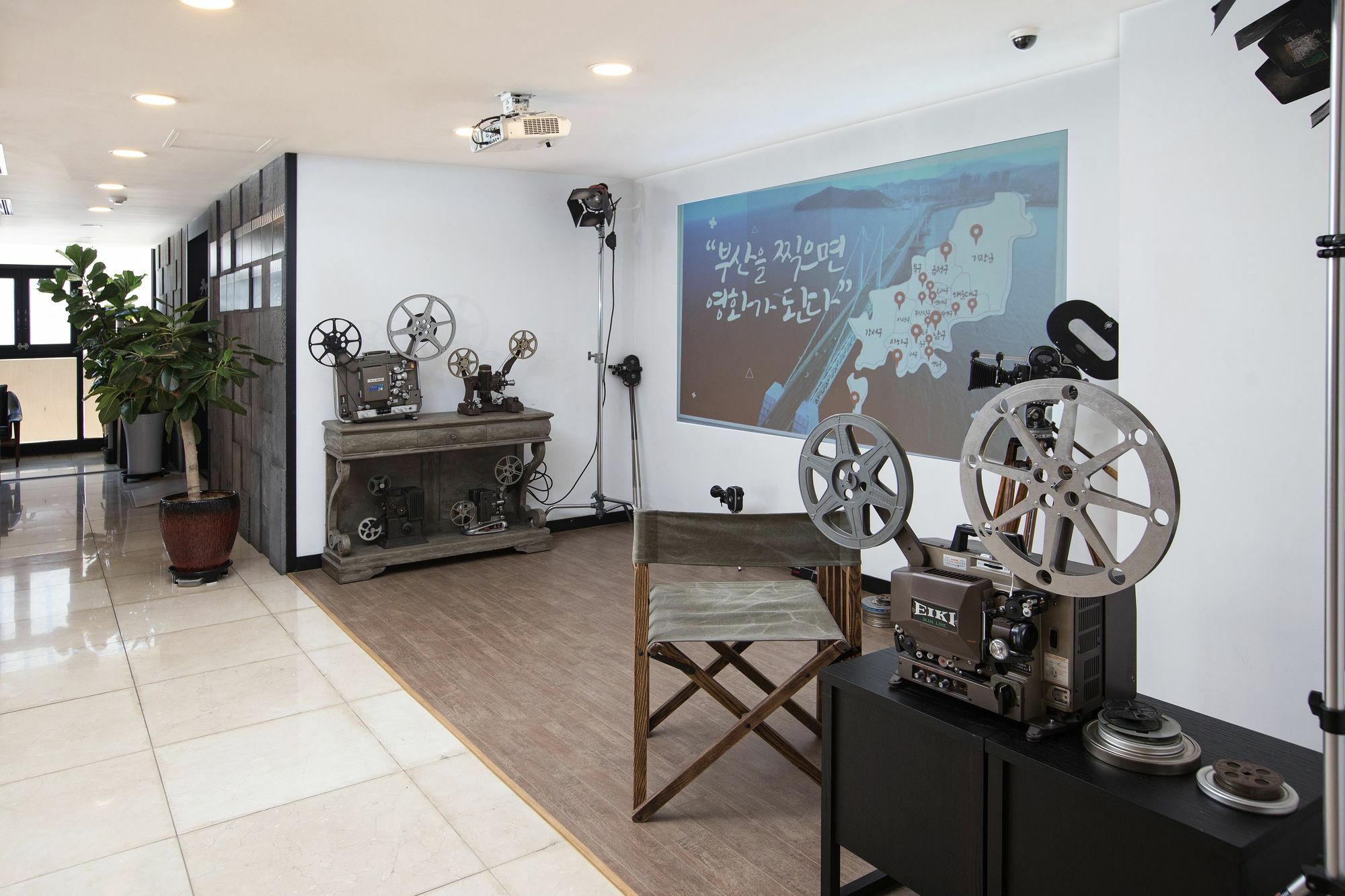 Cinema House Hotel In Μπουσάν Εξωτερικό φωτογραφία