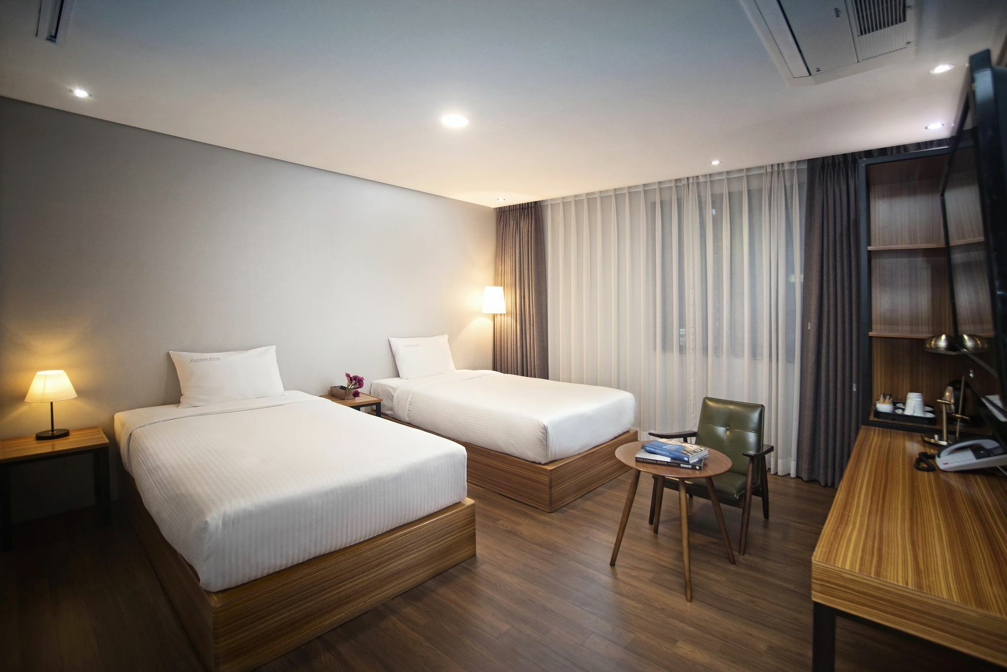 Cinema House Hotel In Μπουσάν Εξωτερικό φωτογραφία