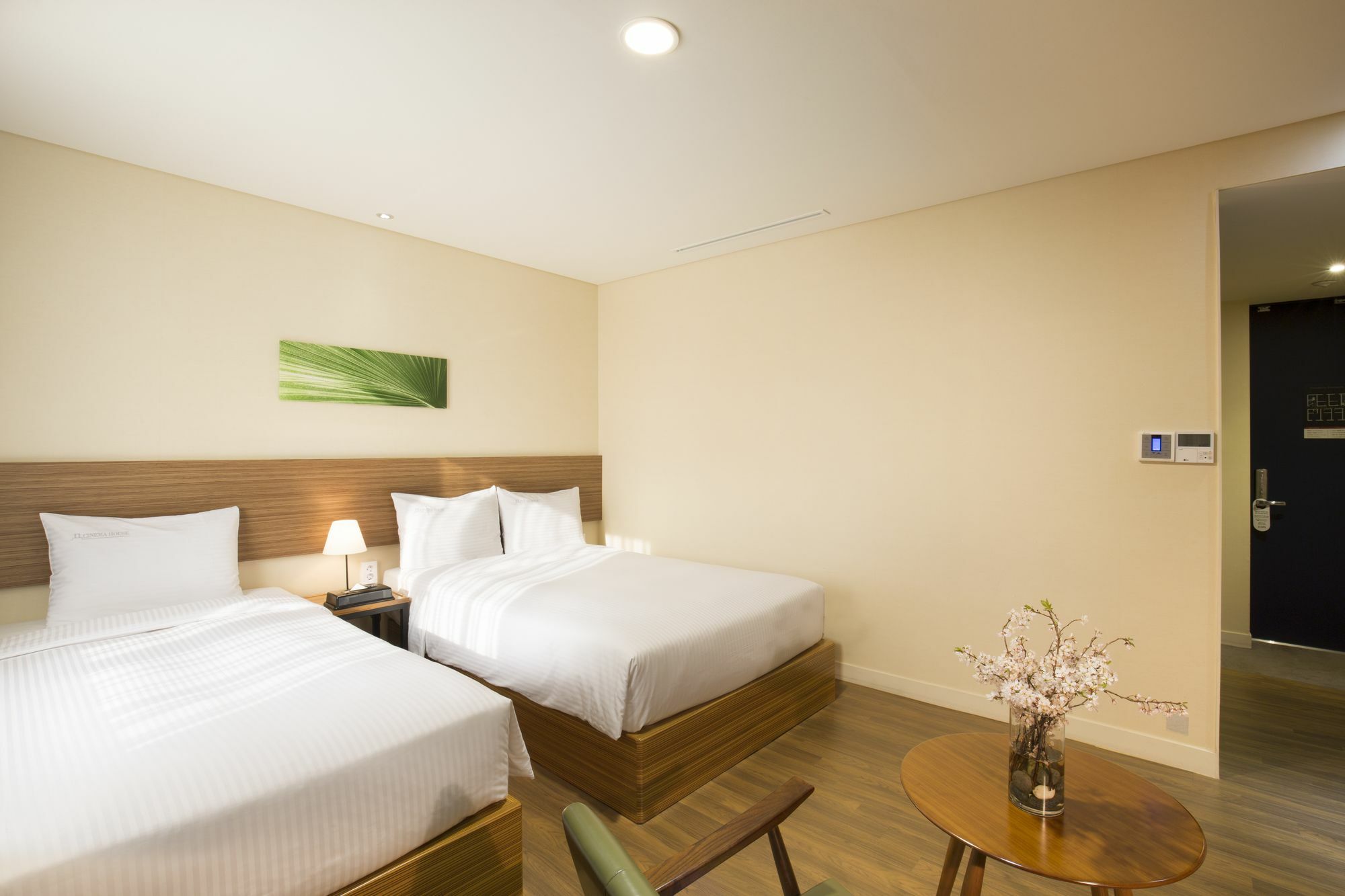Cinema House Hotel In Μπουσάν Εξωτερικό φωτογραφία