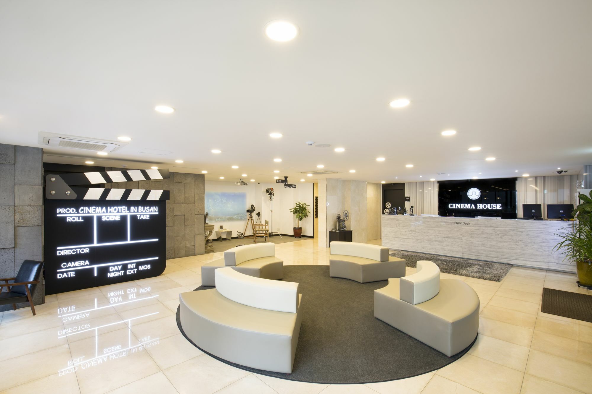 Cinema House Hotel In Μπουσάν Εξωτερικό φωτογραφία