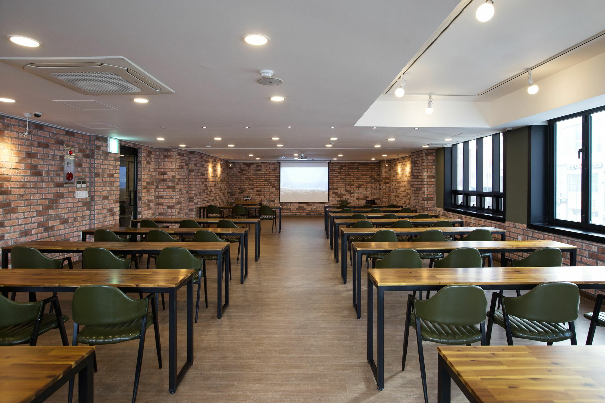 Cinema House Hotel In Μπουσάν Εξωτερικό φωτογραφία